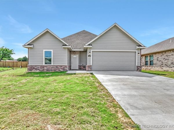 1181 Wild Indigo Circle, Calera, OK 74730