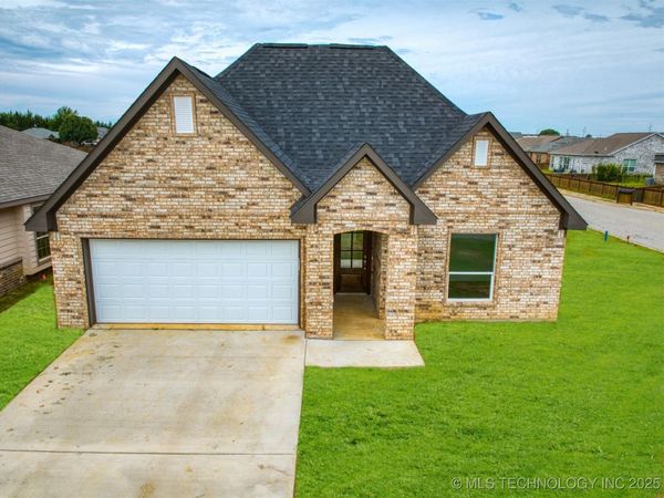 1197 Wild Indigo Circle , Calera, OK 74730