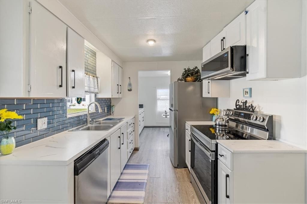 952 Days Ln, North Fort Myers, FL 33917 Photo