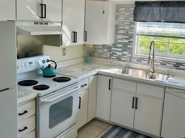 1005 SW 48th TER, Unit 8, CAPE CORAL, FL 33914