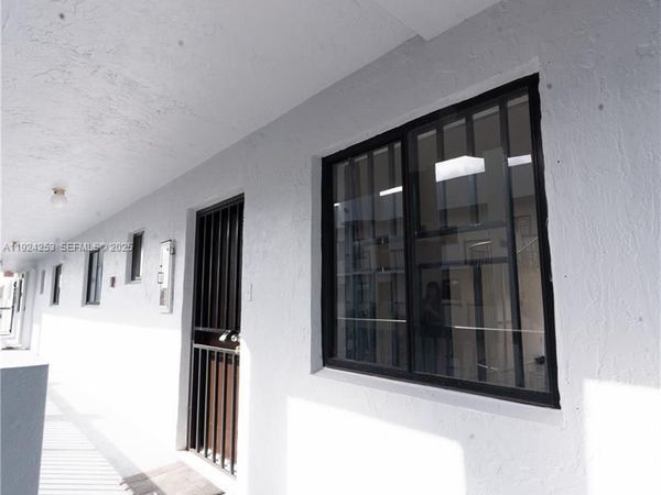 5300 W 21st Ct, Unit 311, Hialeah, FL 33016