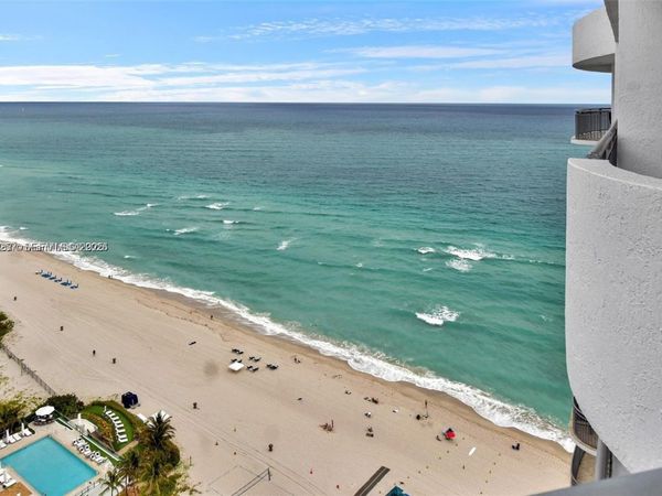 17375 Collins Ave, Unit 2706, Sunny Isles Beach, FL 33160