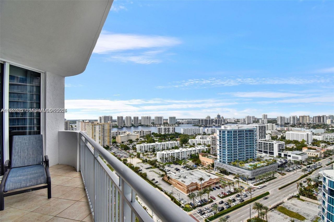17375 Collins Ave, Unit 2706, Sunny Isles Beach, FL 33160 Photo