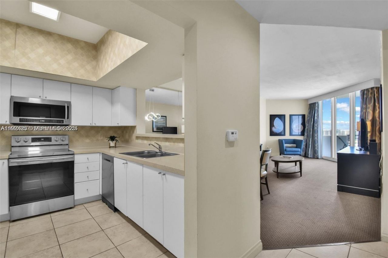 17375 Collins Ave, Unit 2706, Sunny Isles Beach, FL 33160 Photo