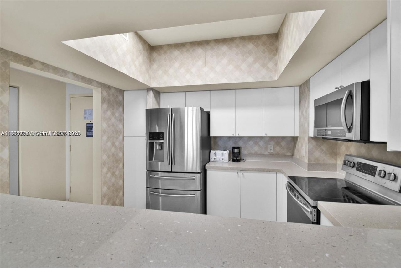 17375 Collins Ave, Unit 2706, Sunny Isles Beach, FL 33160 Photo