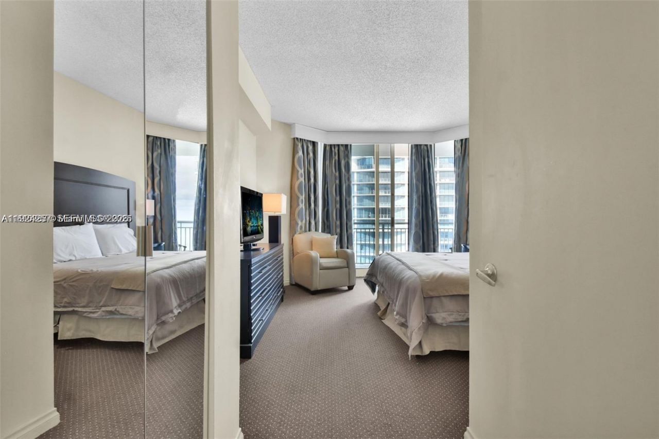 17375 Collins Ave, Unit 2706, Sunny Isles Beach, FL 33160 Photo