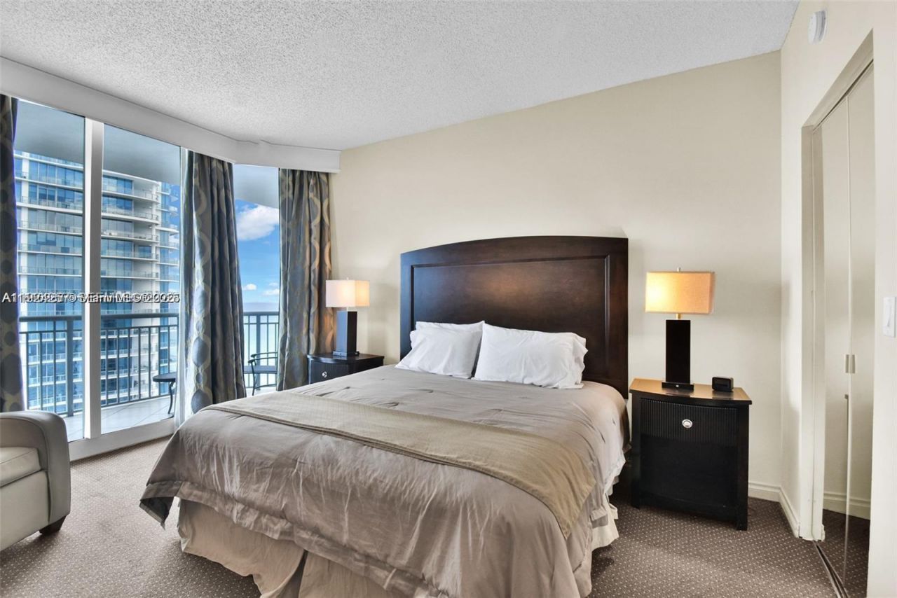 17375 Collins Ave, Unit 2706, Sunny Isles Beach, FL 33160 Photo