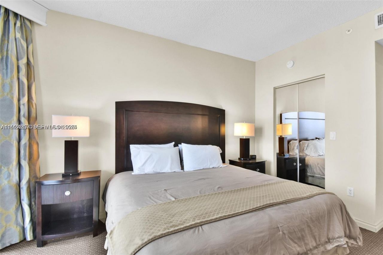 17375 Collins Ave, Unit 2706, Sunny Isles Beach, FL 33160 Photo