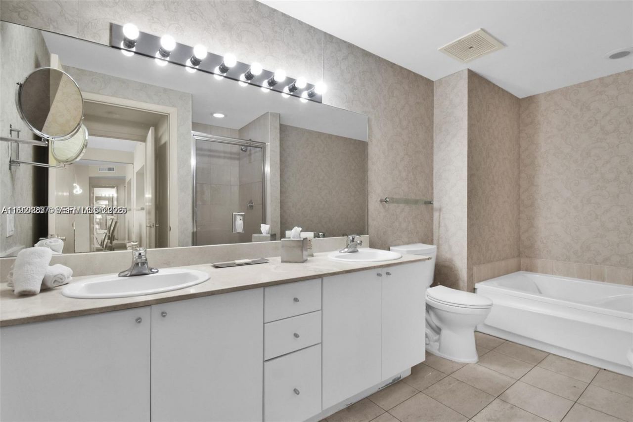 17375 Collins Ave, Unit 2706, Sunny Isles Beach, FL 33160 Photo