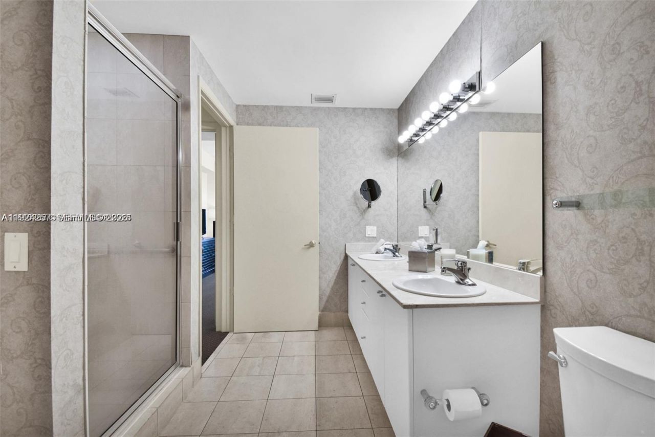 17375 Collins Ave, Unit 2706, Sunny Isles Beach, FL 33160 Photo