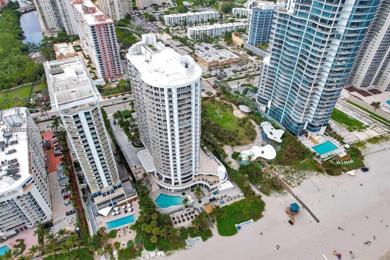 17375 Collins Ave, Unit 2706, Sunny Isles Beach, FL 33160 Photo