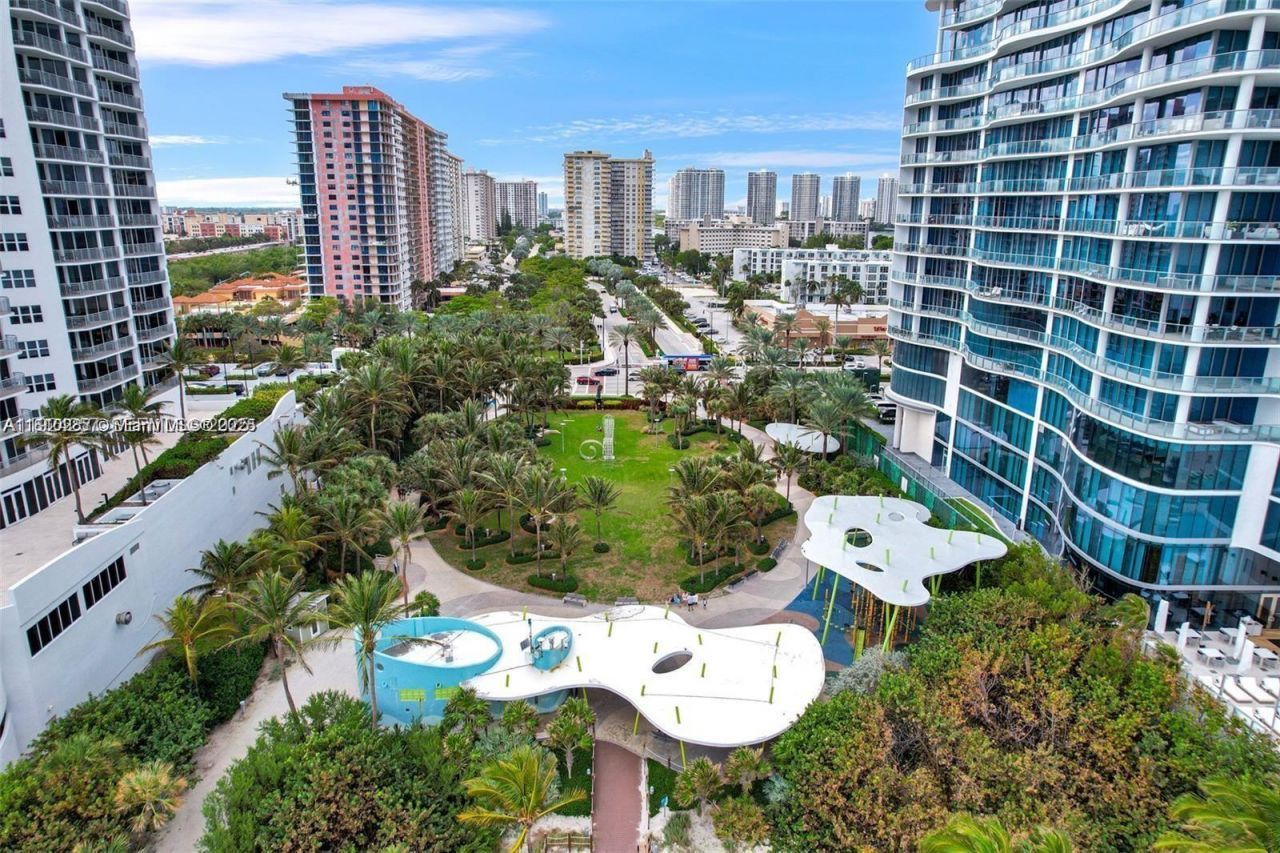 17375 Collins Ave, Unit 2706, Sunny Isles Beach, FL 33160 Photo