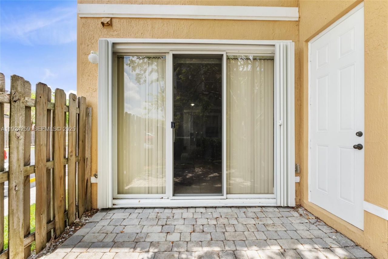 230 SE 29th Ave, Unit 12, Homestead, FL 33033 Photo