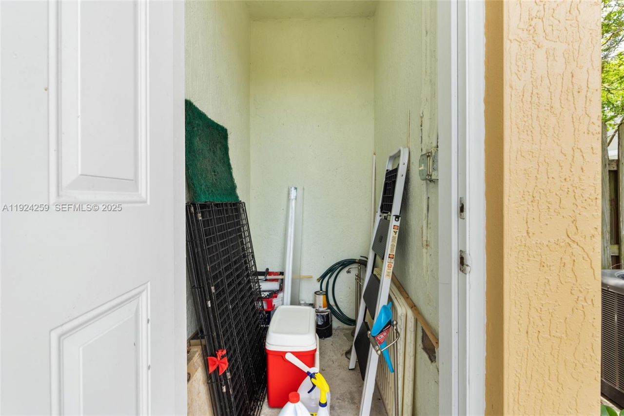 230 SE 29th Ave, Unit 12, Homestead, FL 33033 Photo