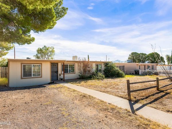 105 COCHISE Drive, Bisbee, AZ 85603