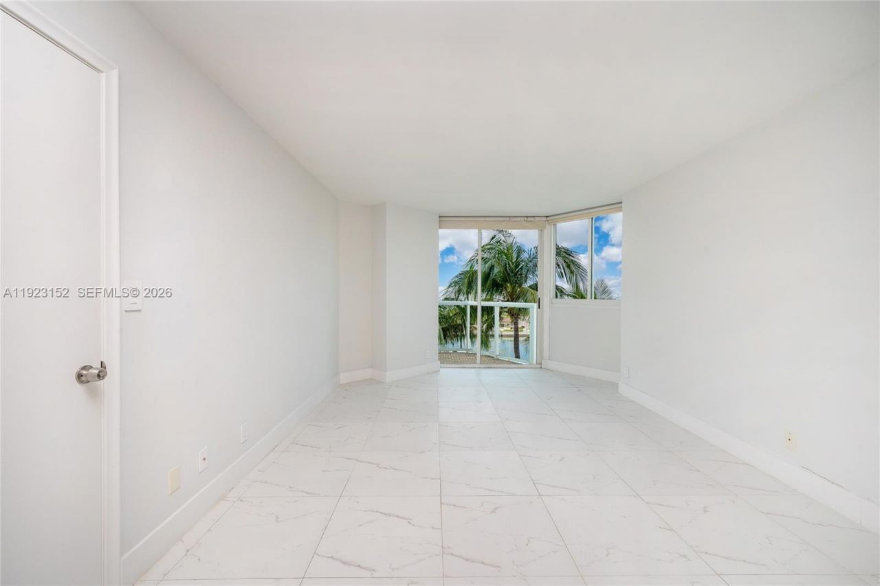 3411 Indian Creek Dr, Unit 402, Miami Beach, FL 33140 Photo