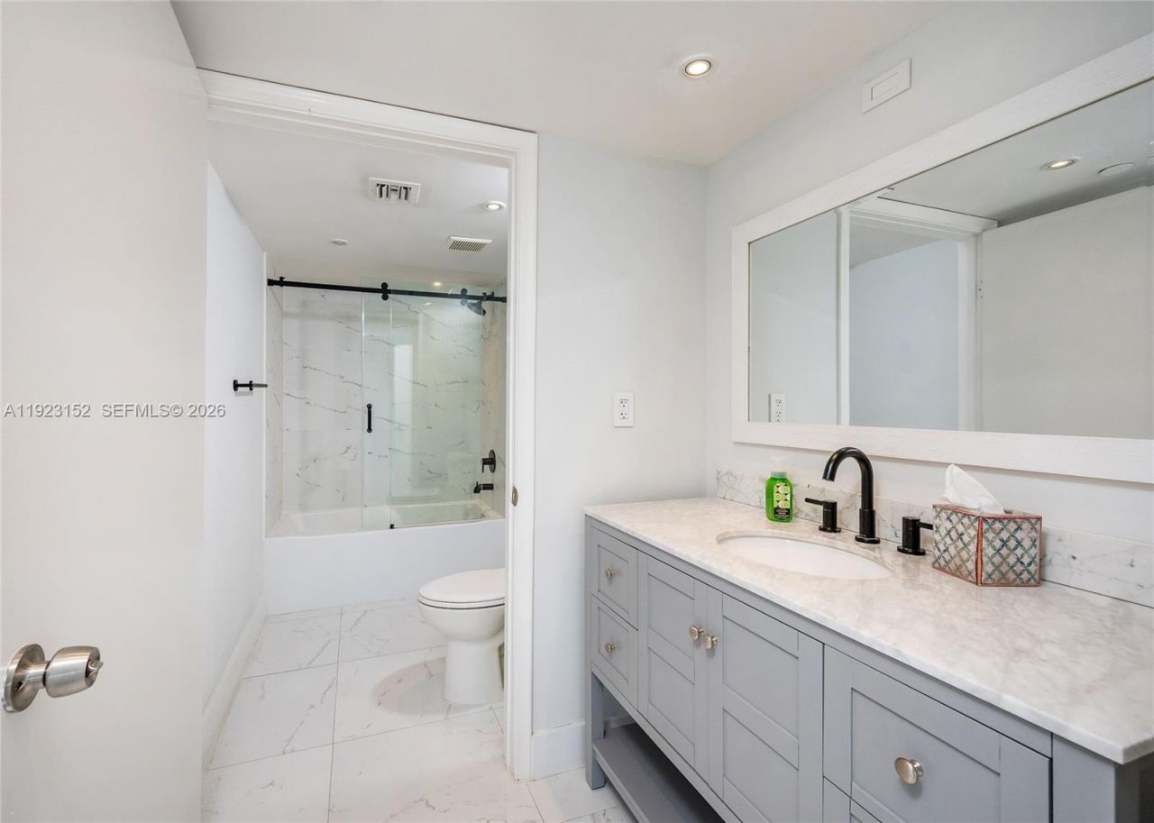 3411 Indian Creek Dr, Unit 402, Miami Beach, FL 33140 Photo