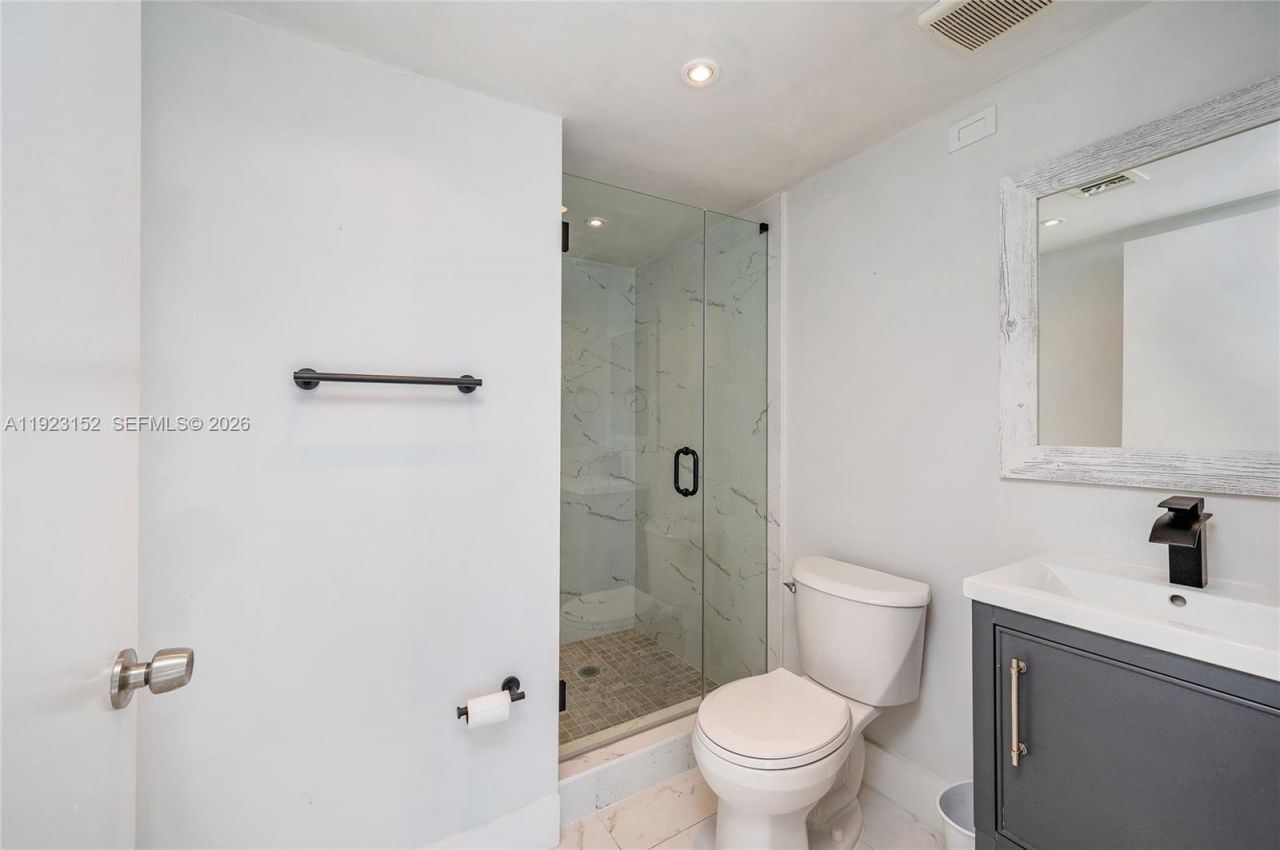 3411 Indian Creek Dr, Unit 402, Miami Beach, FL 33140 Photo