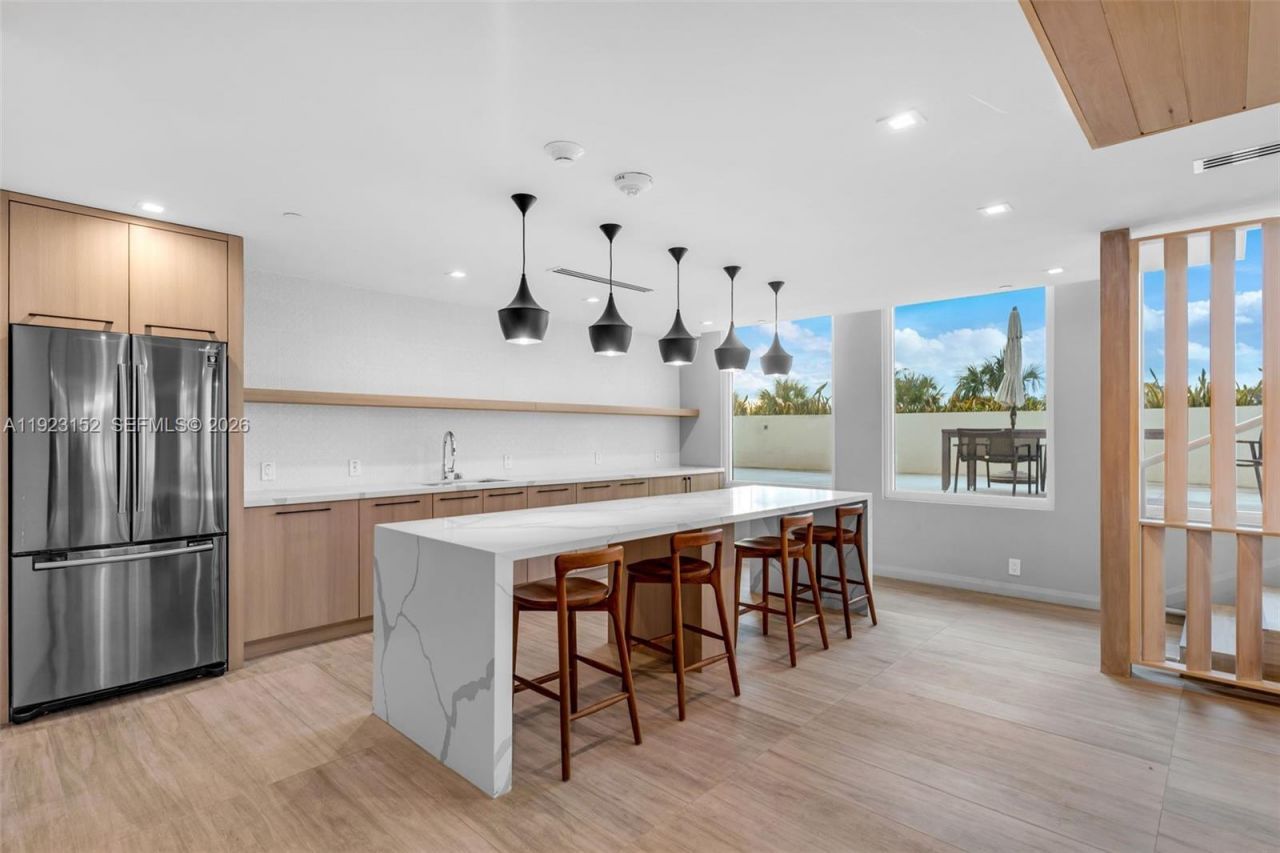 3411 Indian Creek Dr, Unit 402, Miami Beach, FL 33140 Photo