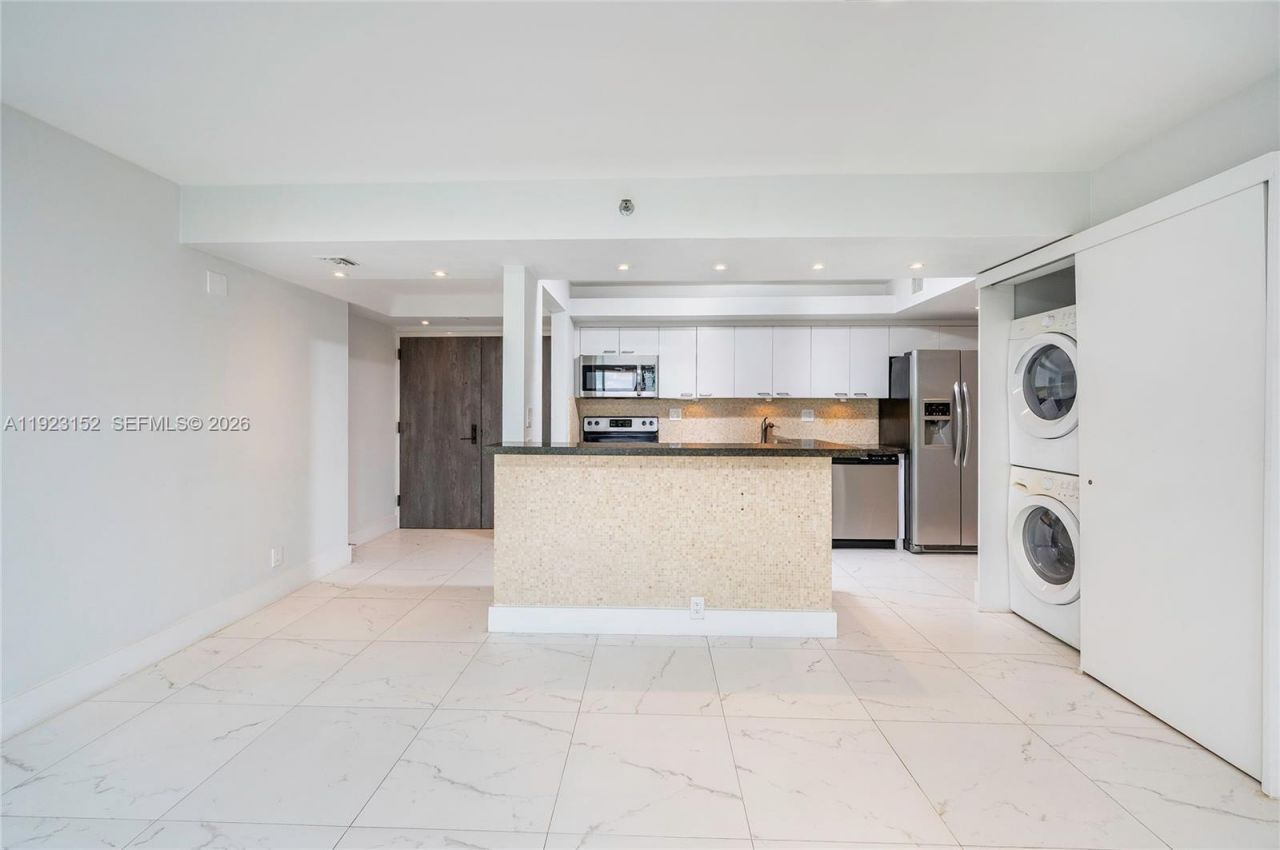 3411 Indian Creek Dr, Unit 402, Miami Beach, FL 33140 Photo