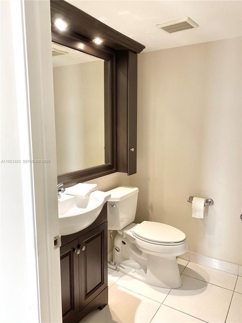 19195 NE 36th Ct, Unit 402, Aventura, FL 33180 Photo