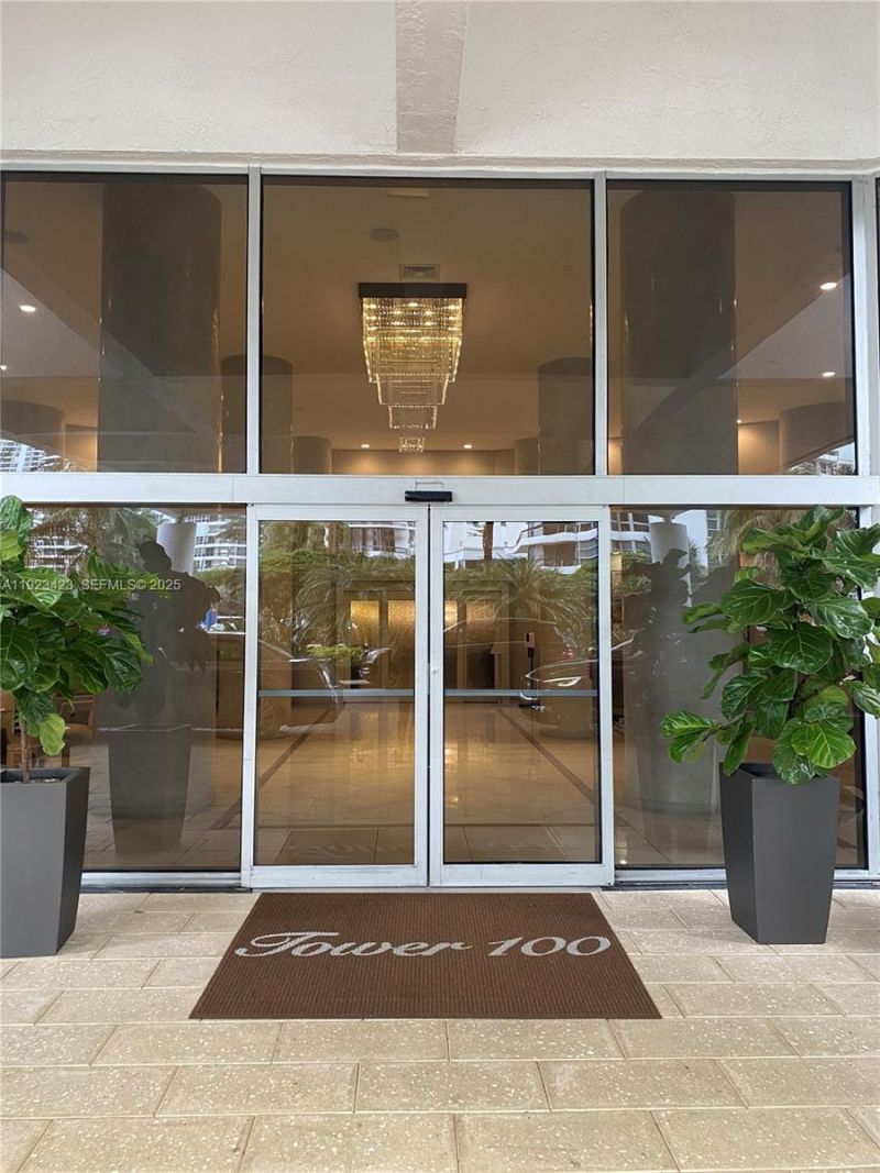 19195 NE 36th Ct, Unit 402, Aventura, FL 33180 Photo