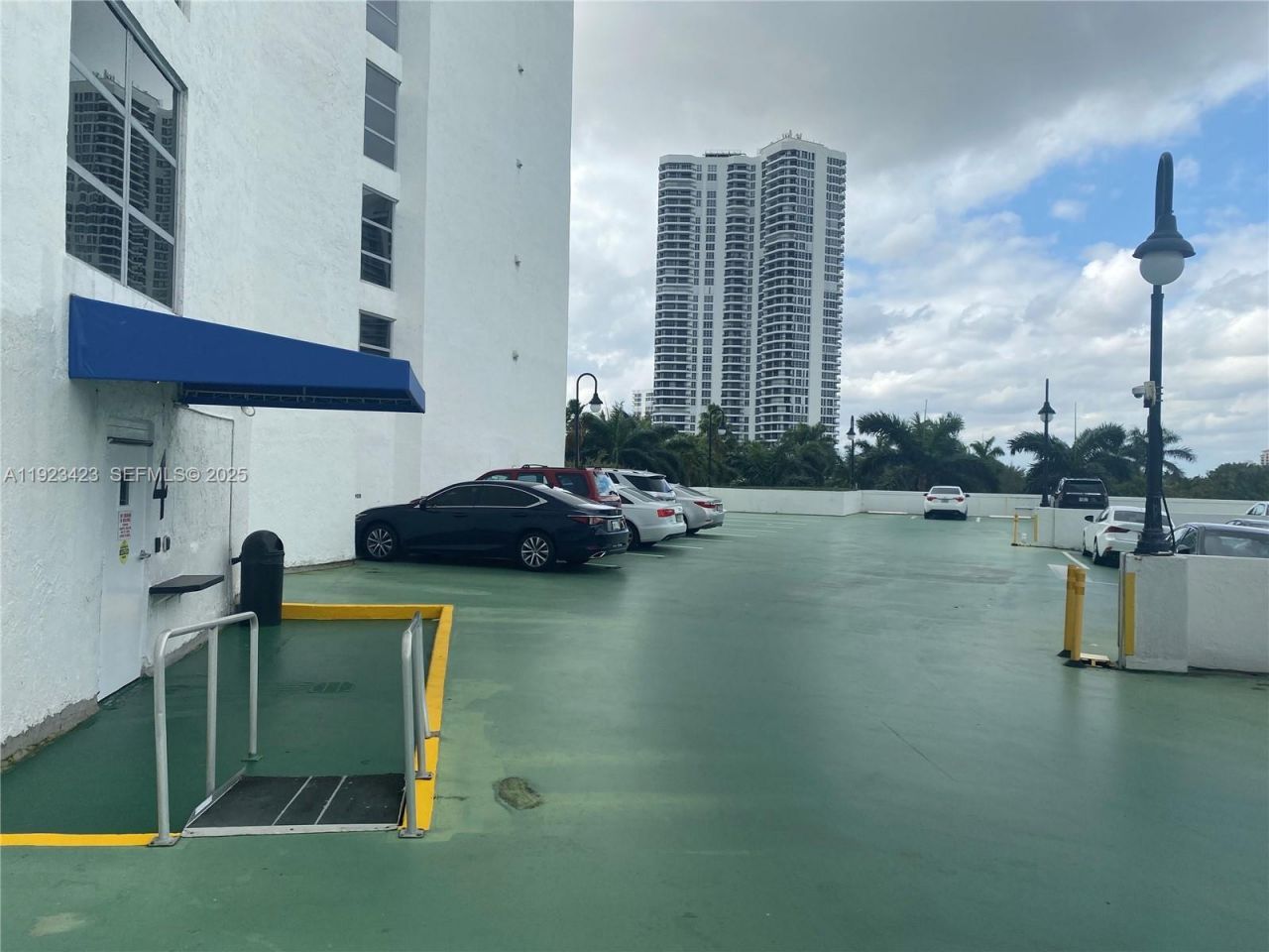 19195 NE 36th Ct, Unit 402, Aventura, FL 33180 Photo