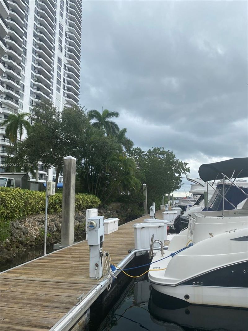 19195 NE 36th Ct, Unit 402, Aventura, FL 33180 Photo