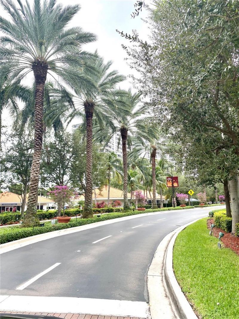 19195 NE 36th Ct, Unit 402, Aventura, FL 33180 Photo