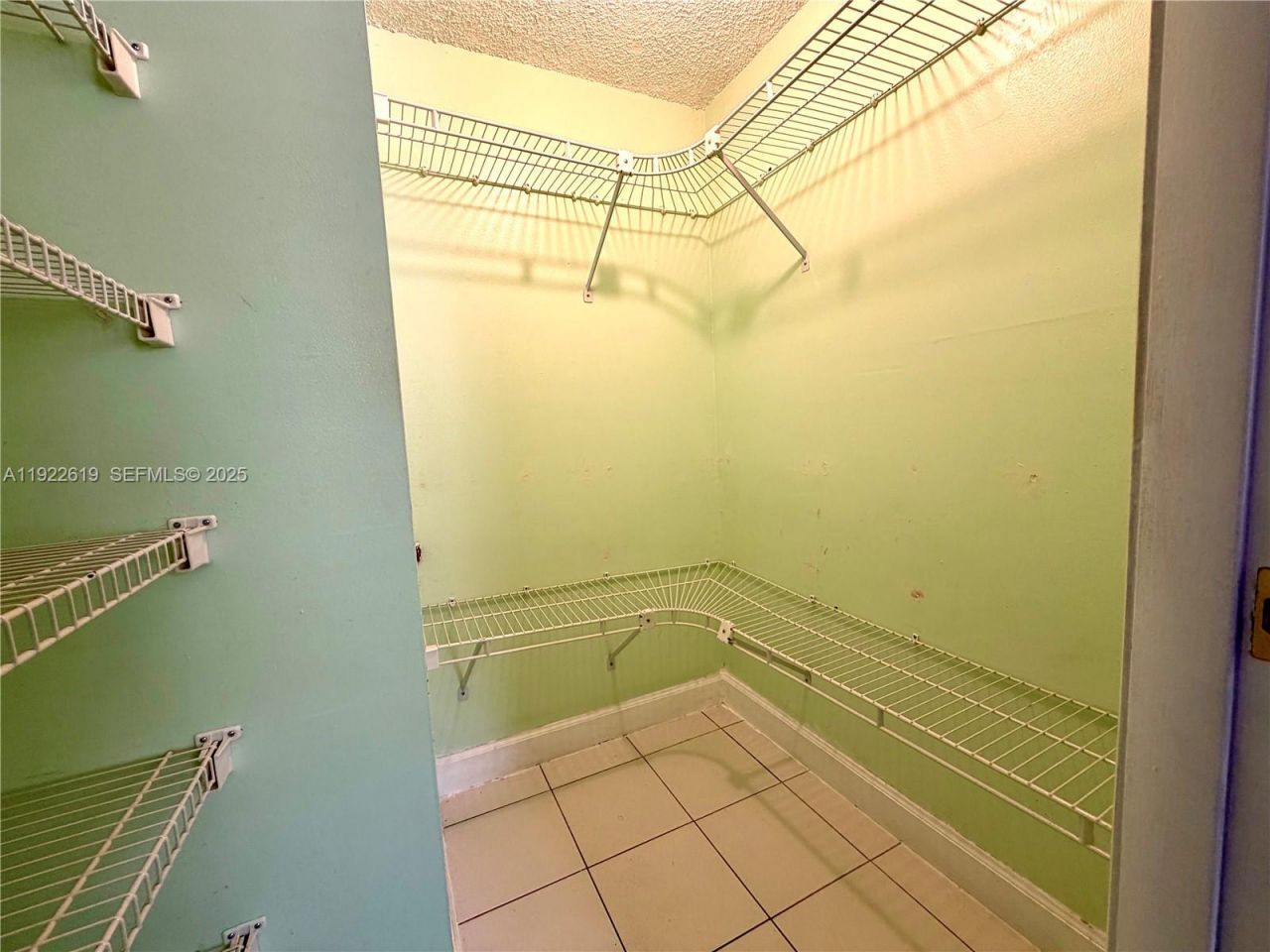 5201 NW 7th St, Unit 212, Miami, FL 33126 Photo