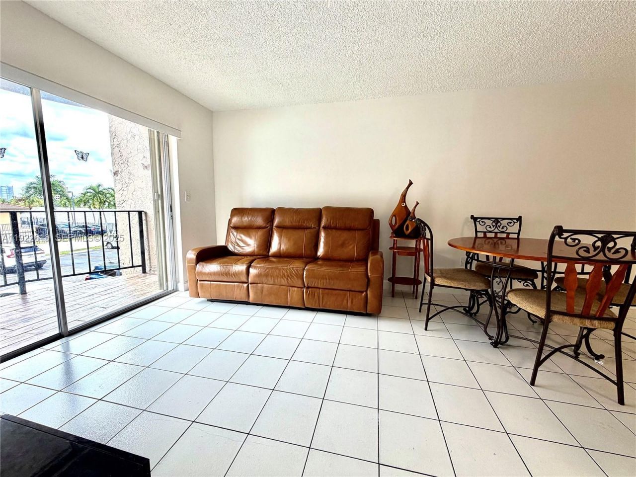 5201 NW 7th St, Unit 212, Miami, FL 33126 Photo