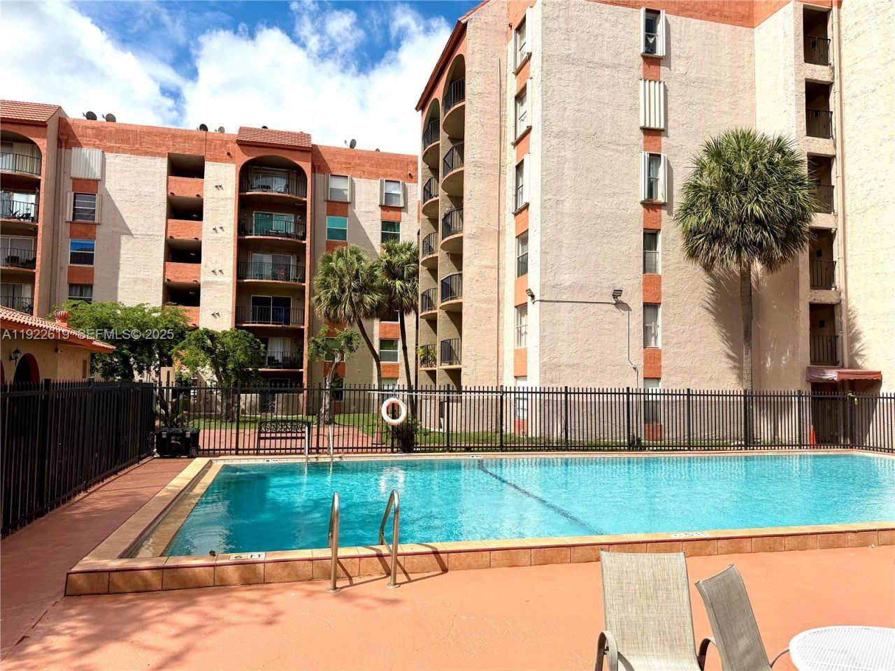 5201 NW 7th St, Unit 212, Miami, FL 33126 Photo