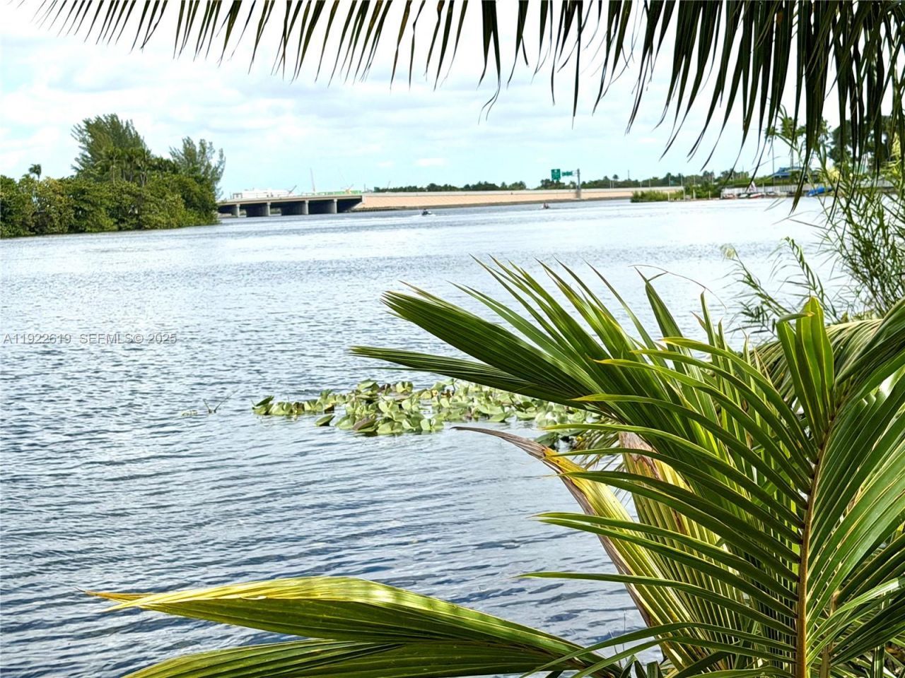 5201 NW 7th St, Unit 212, Miami, FL 33126 Photo