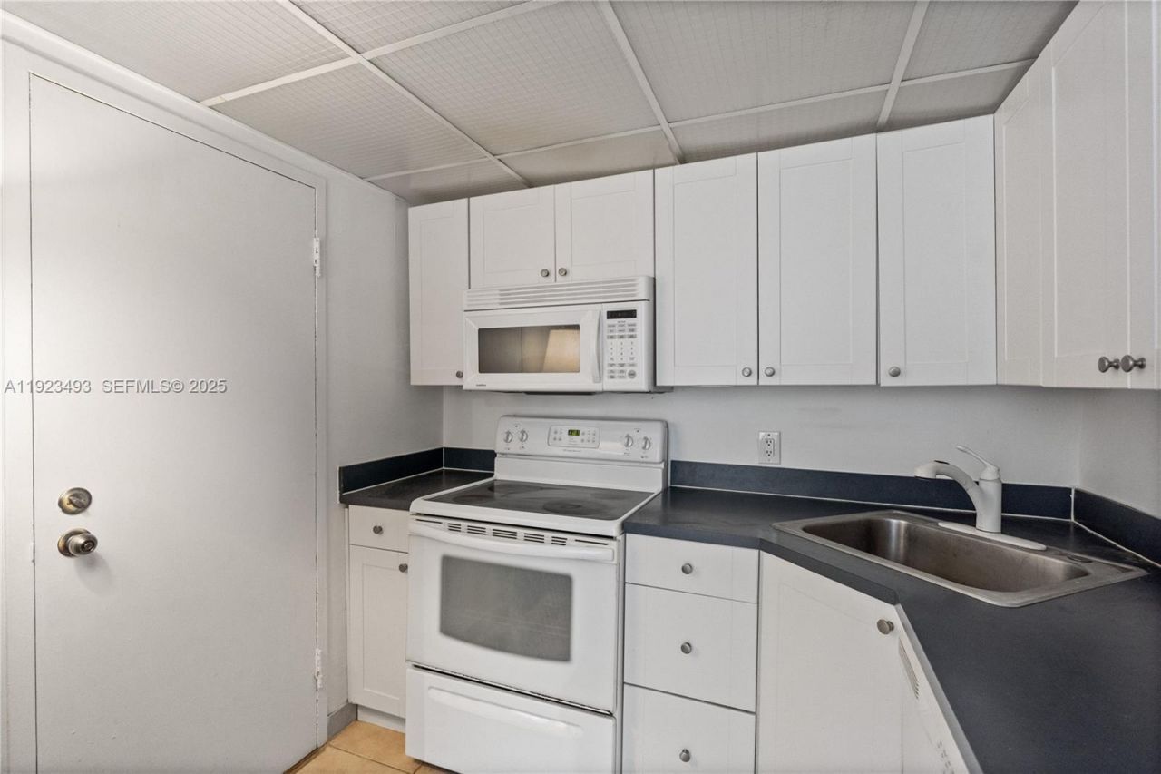 800 West Ave, Unit 722, Miami Beach, FL 33139 Photo