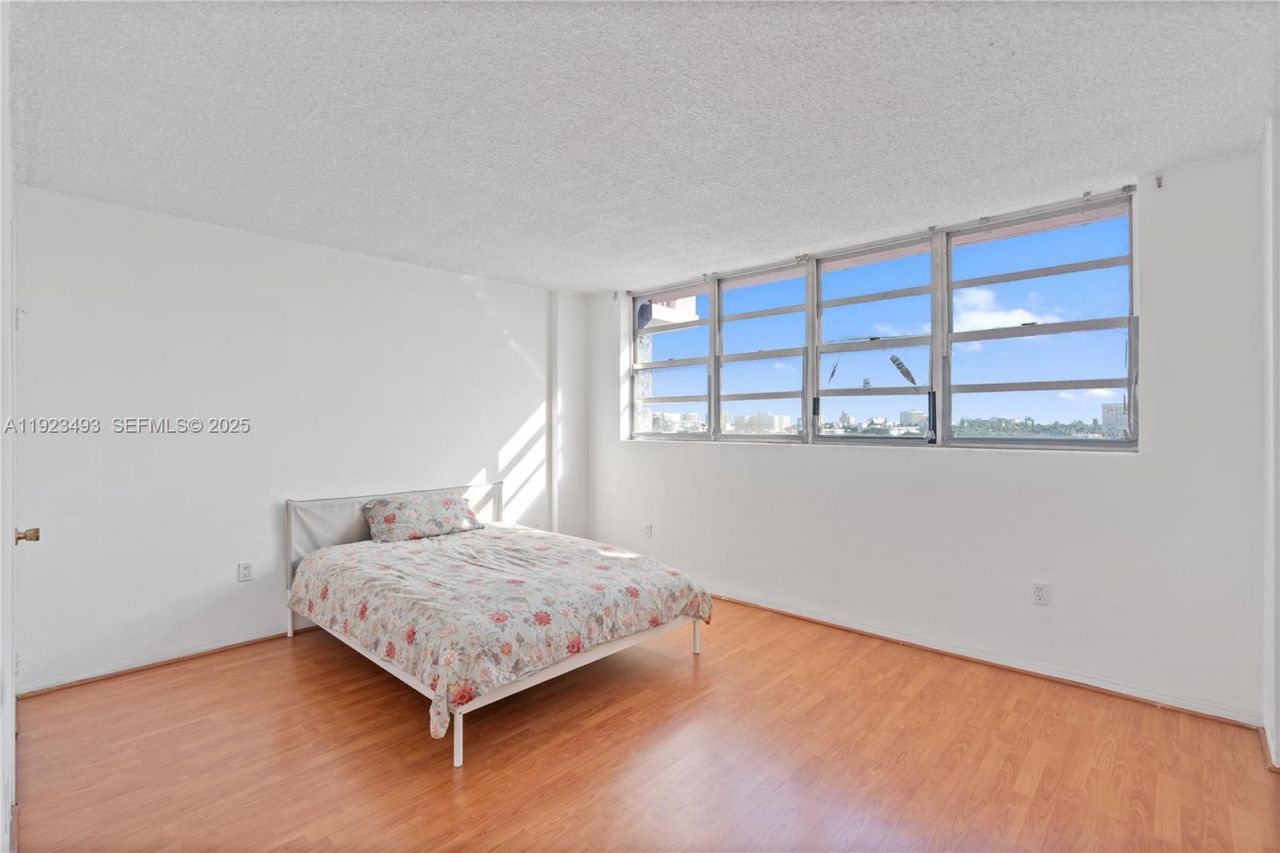 800 West Ave, Unit 722, Miami Beach, FL 33139 Photo