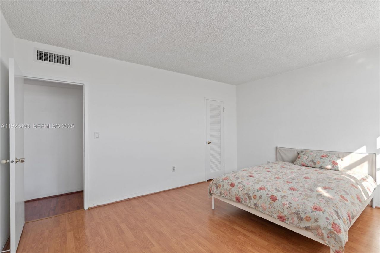 800 West Ave, Unit 722, Miami Beach, FL 33139 Photo
