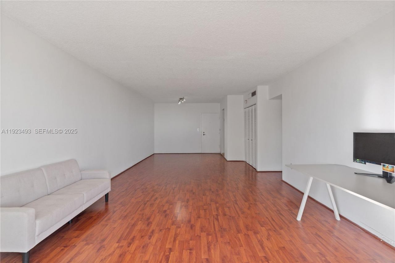 800 West Ave, Unit 722, Miami Beach, FL 33139 Photo