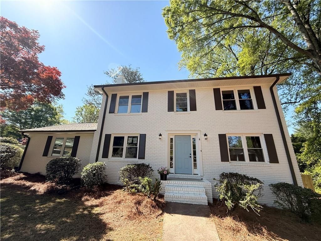 563 Hillandale Circle Sw, Marietta, GA 30064 Main Photo