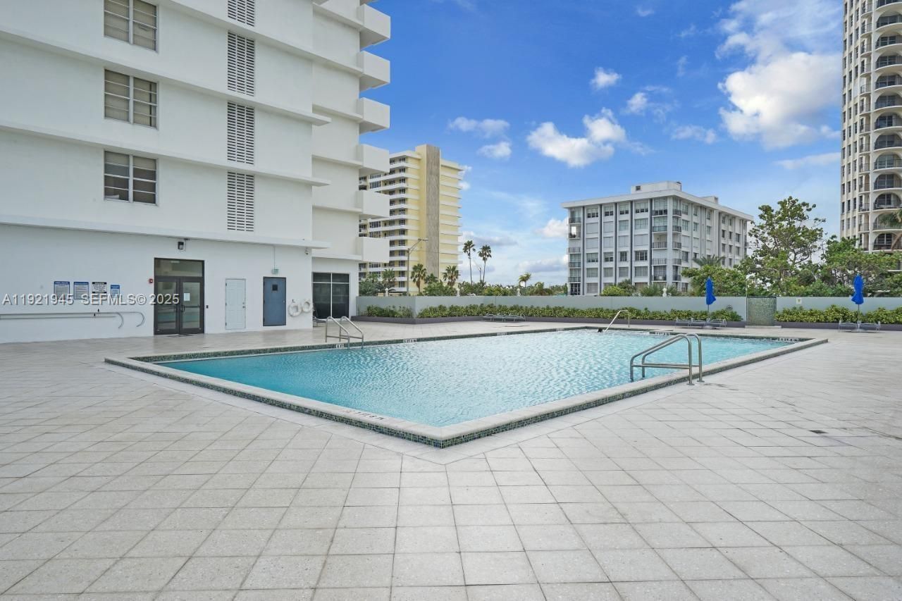 5601 Collins Ave, Unit 1516, Miami Beach, FL 33140 Photo