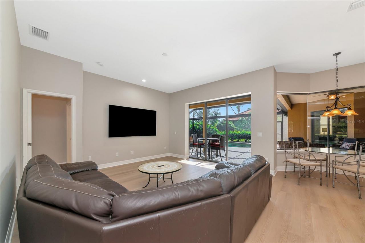 501 169th Court Ne, Bradenton, FL 34212 Photo