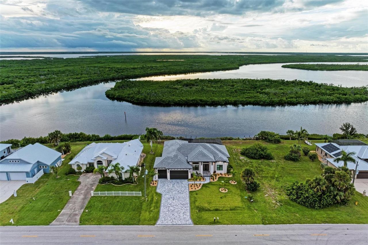 5179 Collingswood Blvd, Port Charlotte, FL 33948 Photo