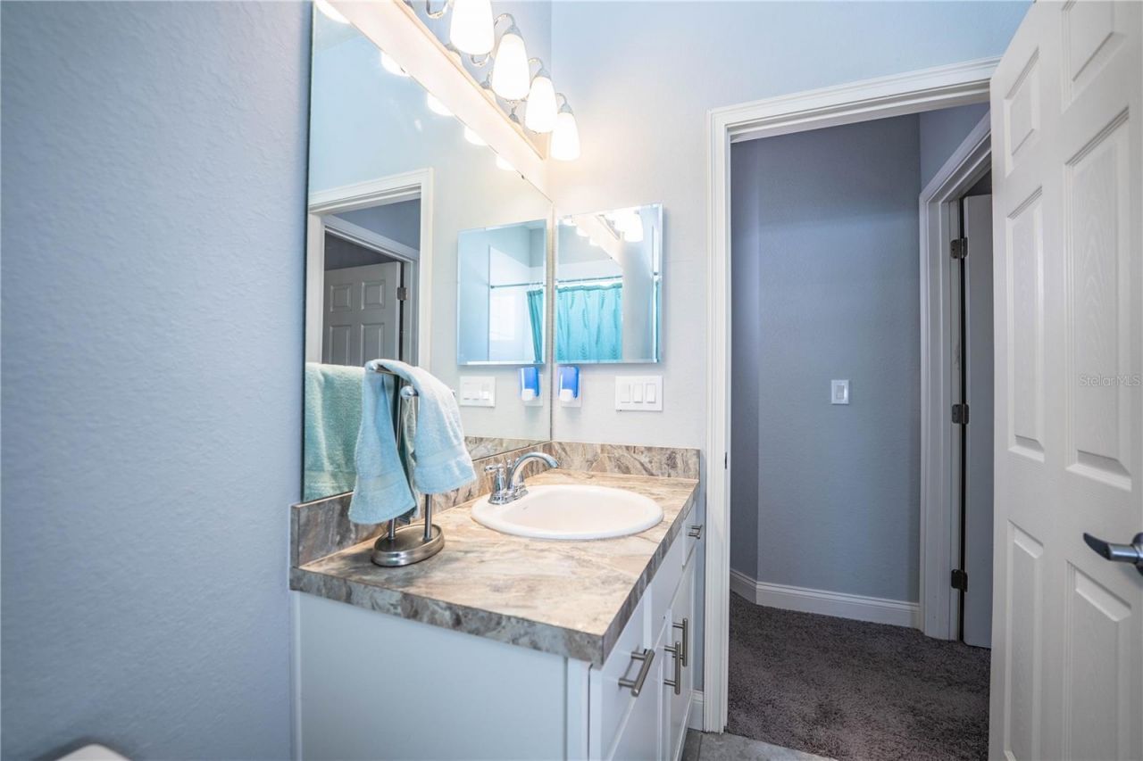 261 Walkers Point Drive, Auburndale, FL 33823 Photo