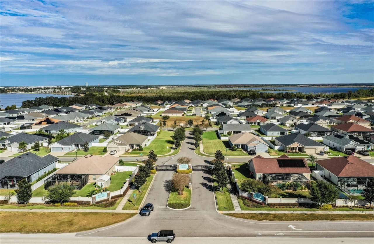 261 Walkers Point Drive, Auburndale, FL 33823 Photo