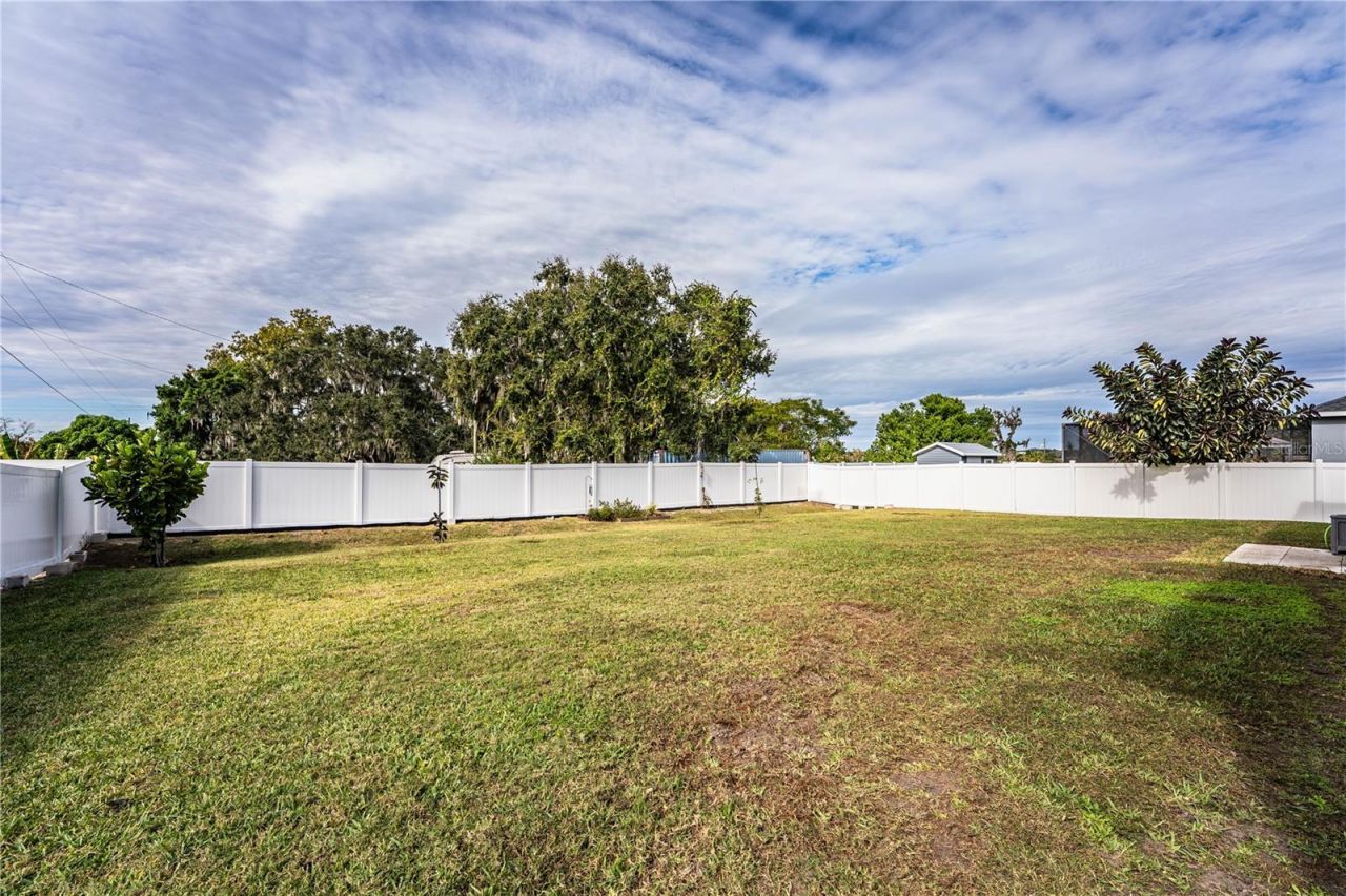 261 Walkers Point Drive, Auburndale, FL 33823 Photo