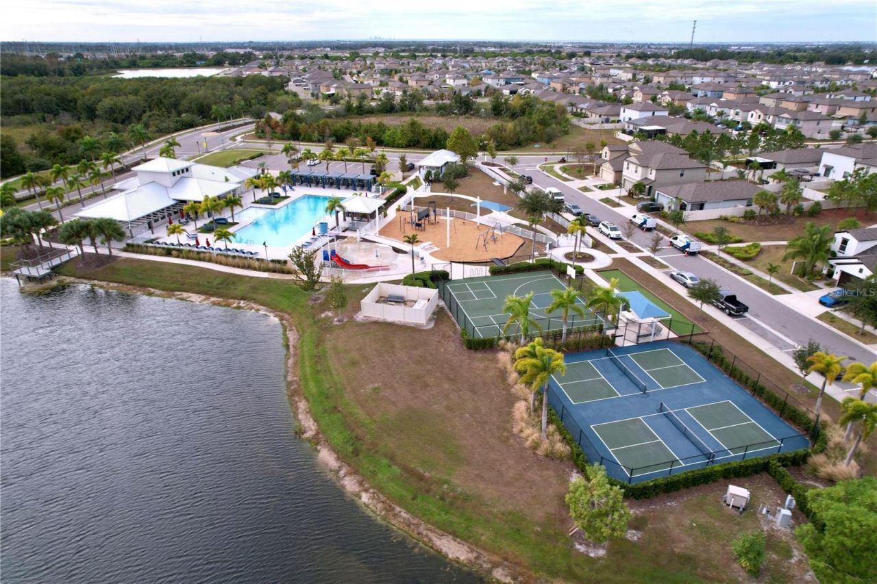 6822 King Creek Drive, Sun City Center, FL 33573 Photo