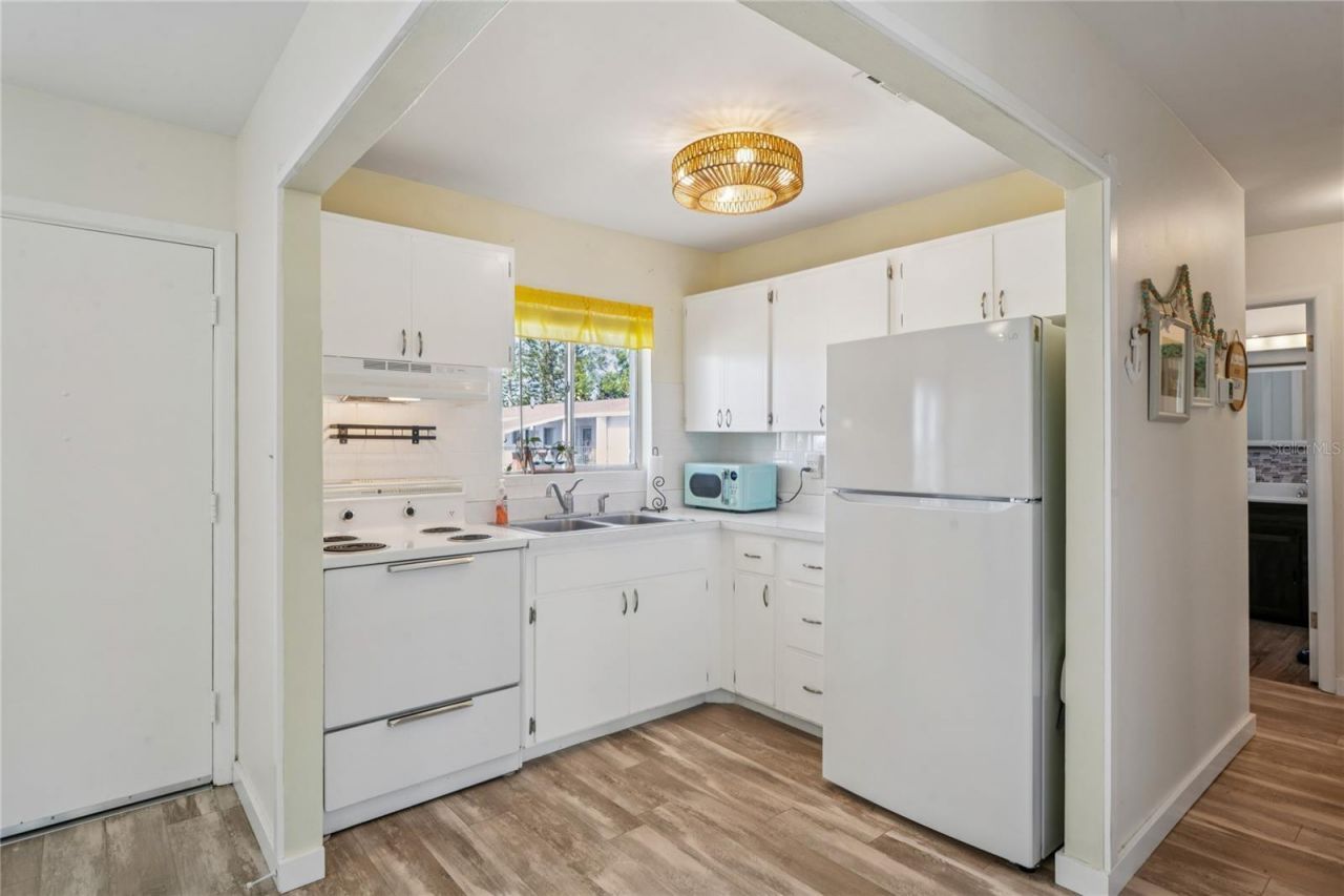 5873 Palm Lane, Unit B33, Bradenton, FL 34207 Photo