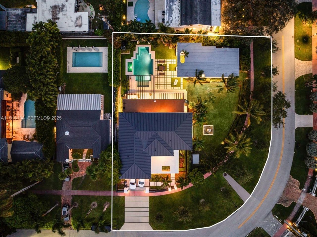 795 Lakeview Dr, Miami Beach, FL 33140 Photo