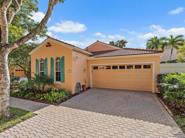 45 Via Verona, Palm Beach Gardens, FL 33418