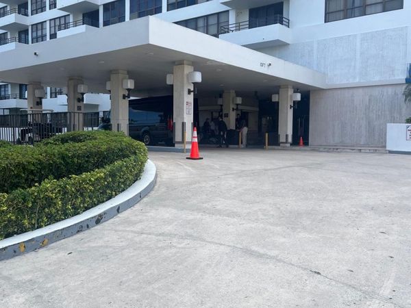 600 Three Islands Blvd, Unit 1015, Hallandale Beach, FL 33009