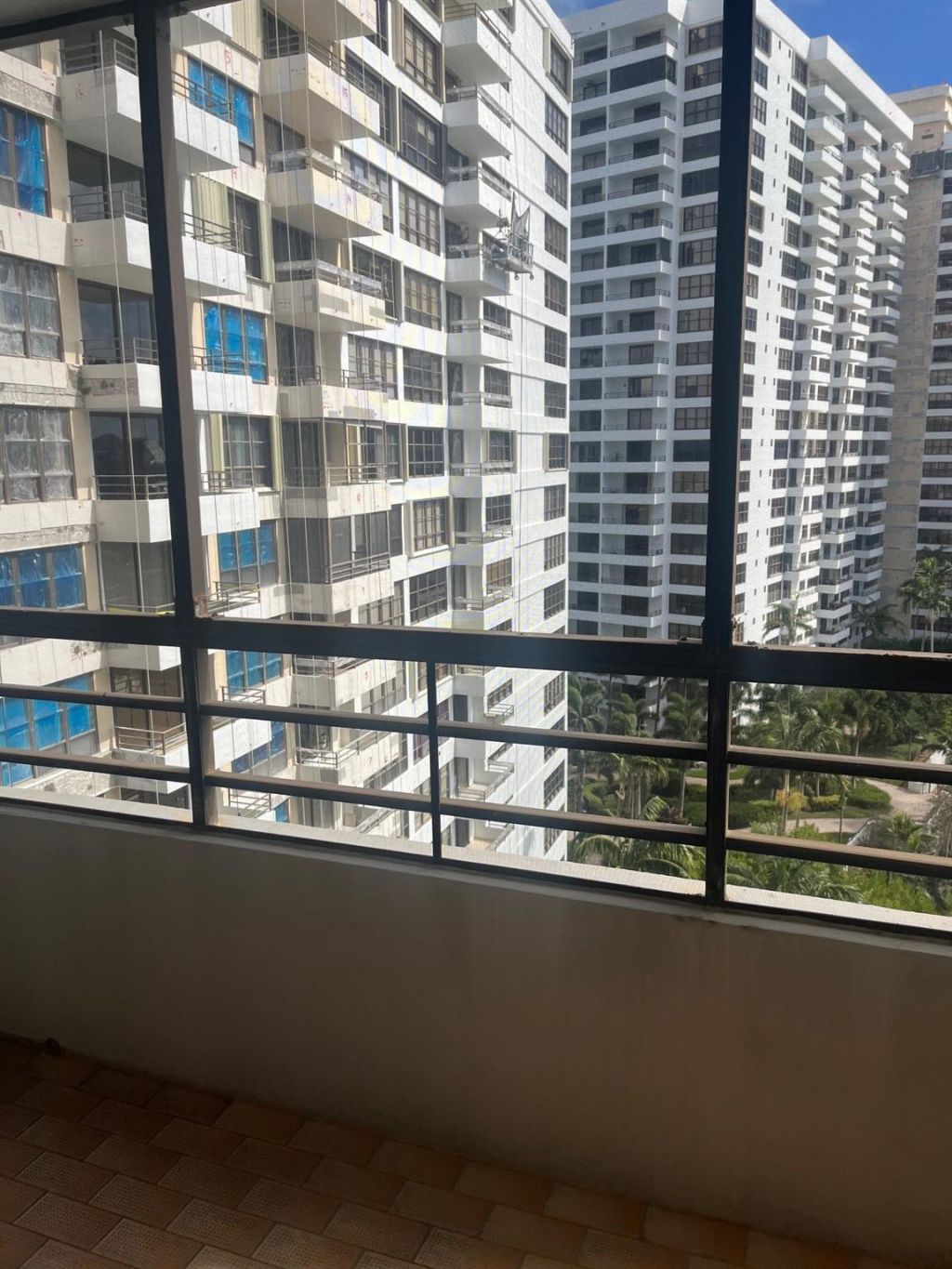 600 Three Islands Boulevard, Unit 1015, Hallandale Beach, FL 33009 Photo